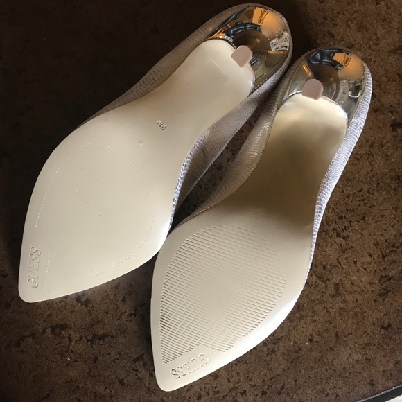 LIKE NEW! Guess Plasma Gold Stiletto Heels! - Picture 5 of 8